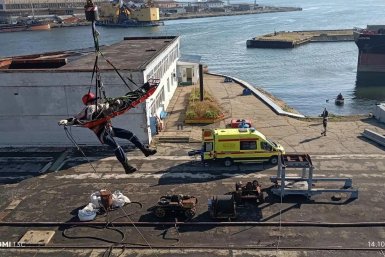 В Находке спасли женщину с портального крана НСРЗ